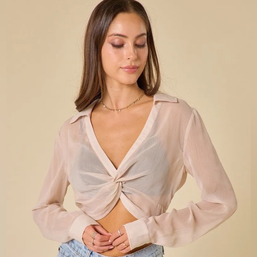 Blue Blush Cream Colored Sheer Twisted Front Collared Crop Top Size Small